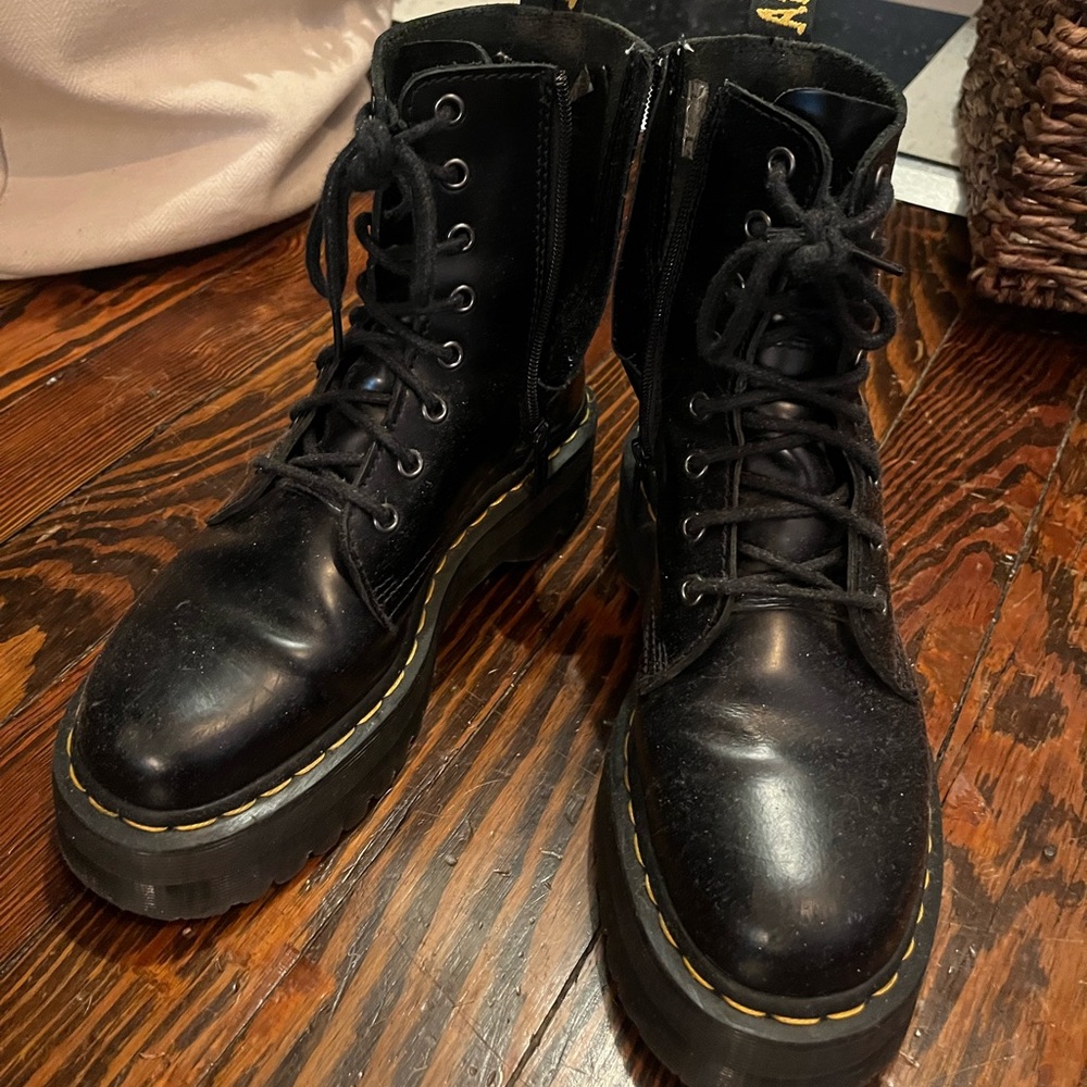 Dr Marten Jadon